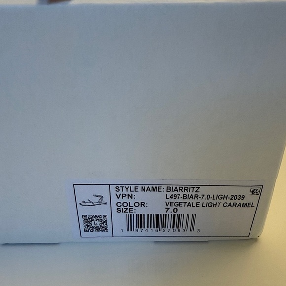 NWT Larroude Caramel Leather Sandals with Gold Accent - Picture 2 of 9